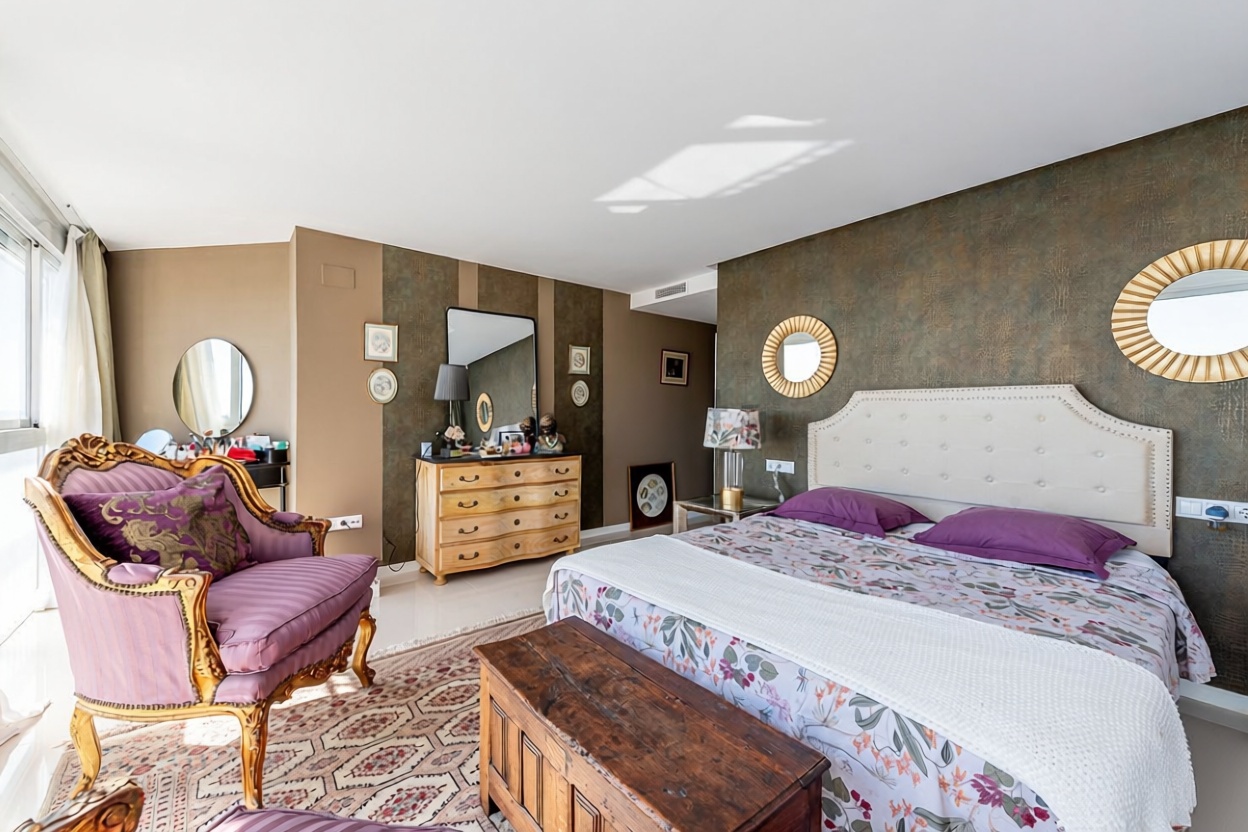 Appartement en première ligne de plage à Alicante — Chambre
