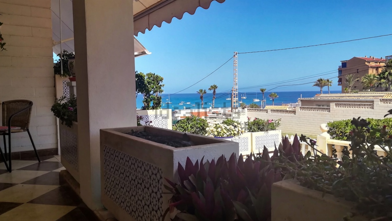 Chalet avec accès direct à la plage à Cabo de Gata — Terrasse mer