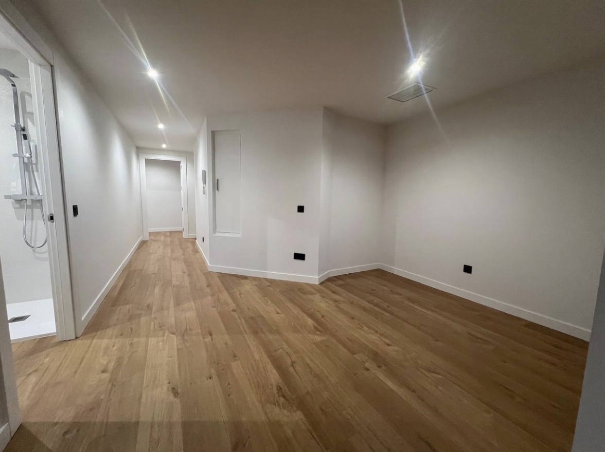Beachfront flat in Alicante — Bedroom