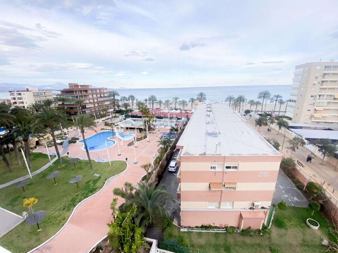 Wohnung in erste Strandlinie in Alicante — Meerblick