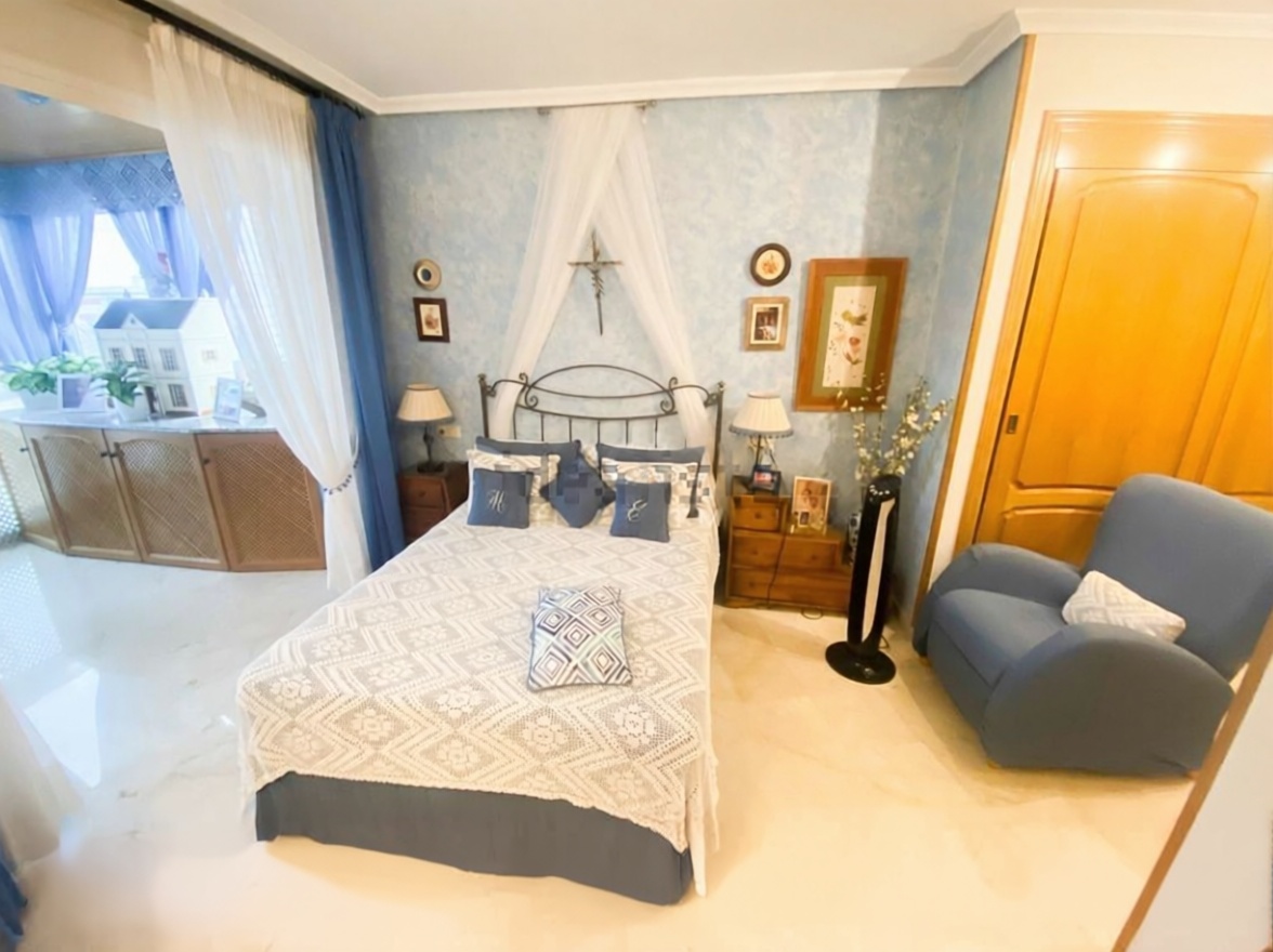 Wohnung in erste Strandlinie in Alicante — Schlafzimmer