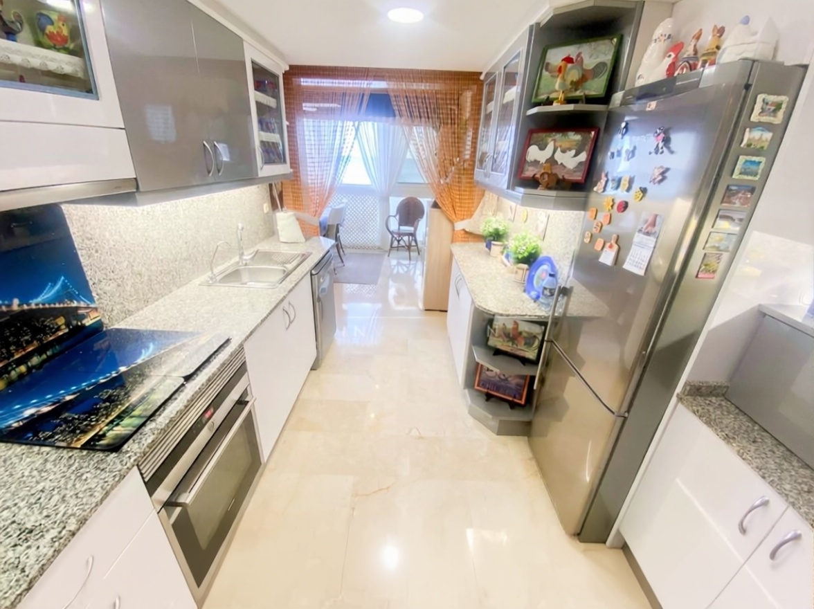 Wohnung in erste Strandlinie in Alicante — Bad