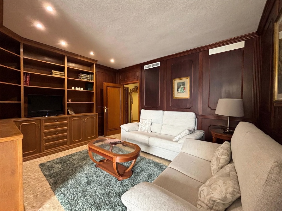 Beachfront flat in Alicante — Bedroom