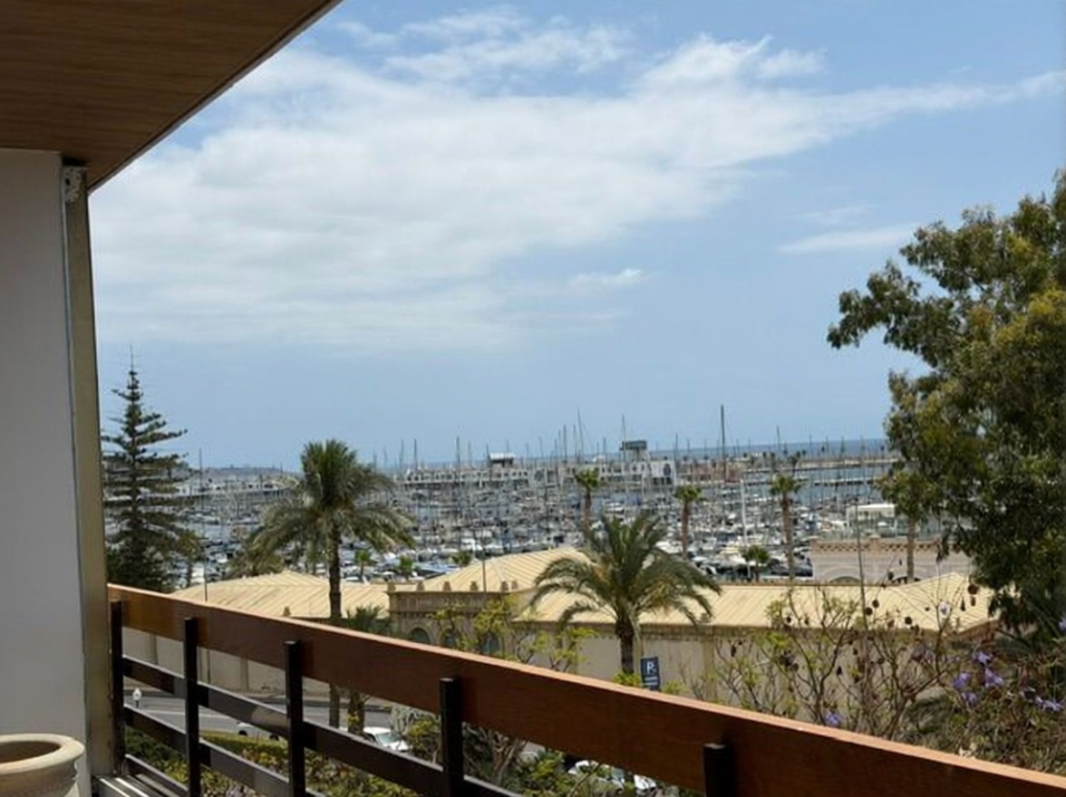 Wohnung in erste Strandlinie in Alicante