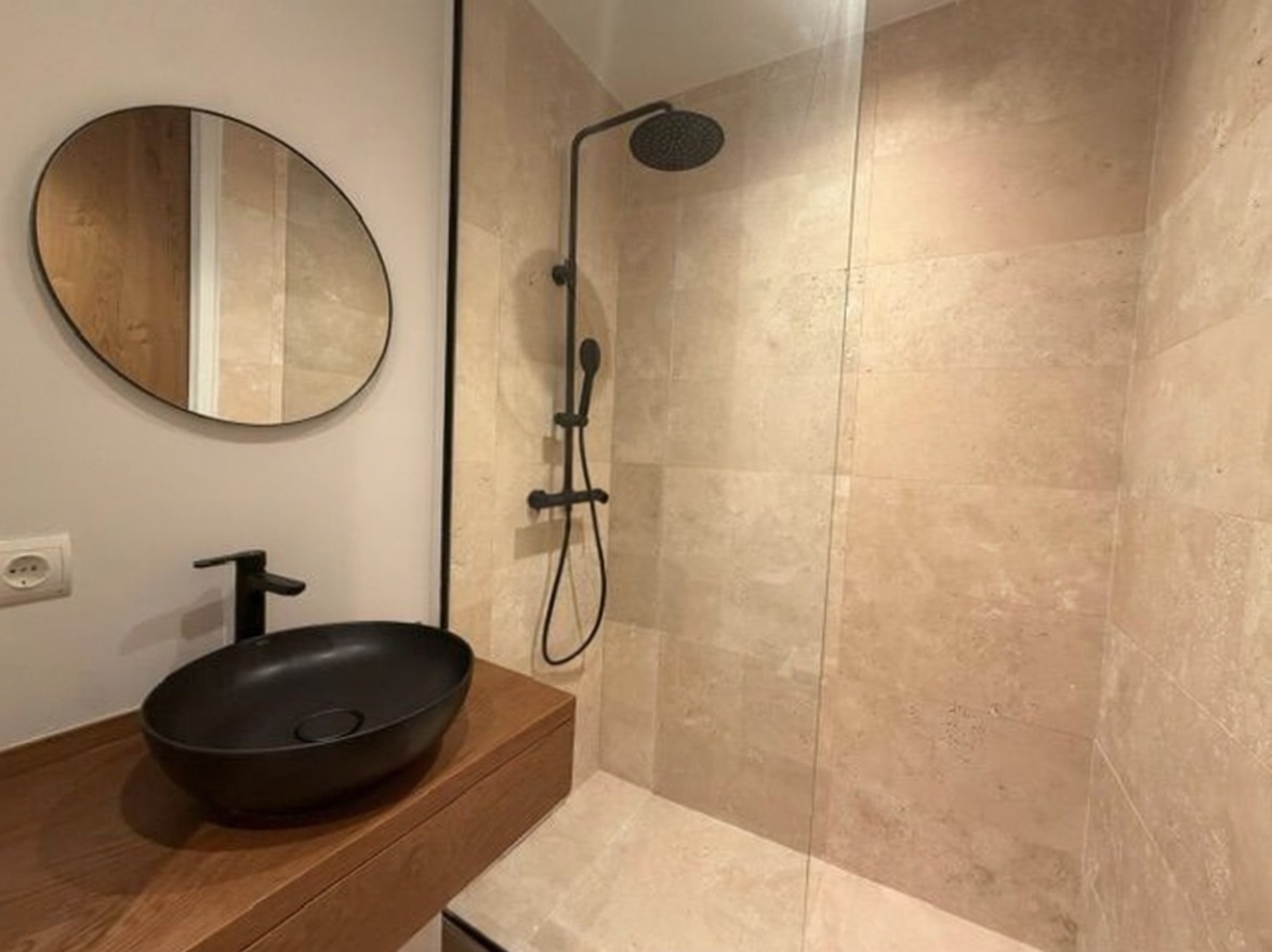 Apartamento em primeira linha de praia em Alicante — Quarto