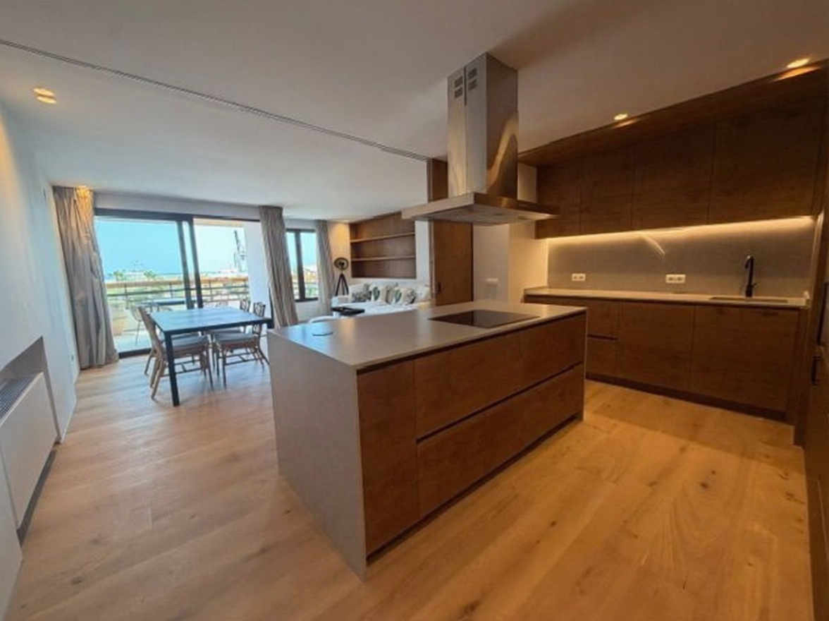 Apartamento em primeira linha de praia em Alicante — Cozinha