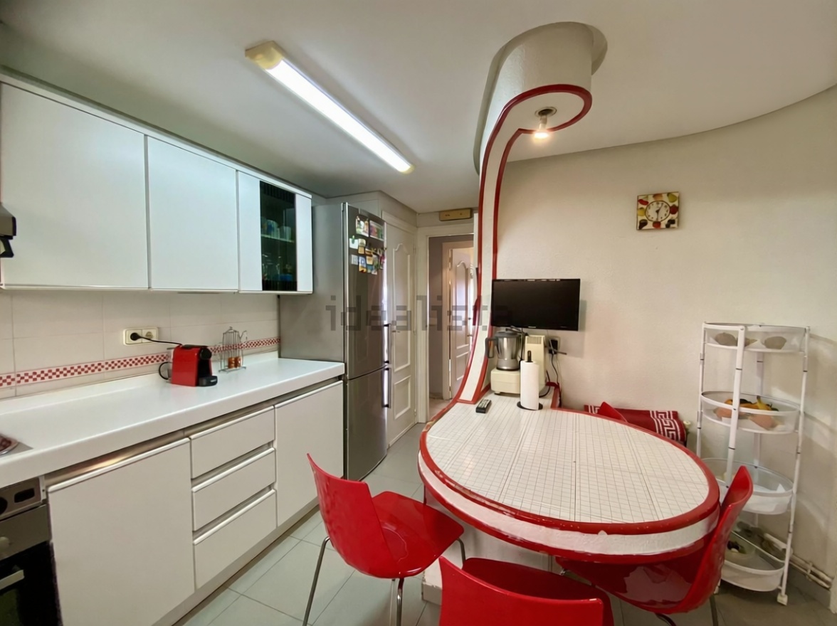 Wohnung in erste Strandlinie in Alicante — Küche