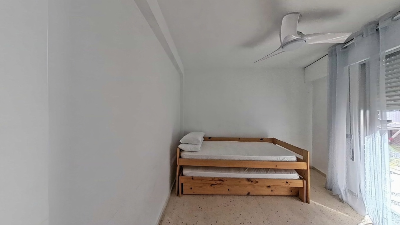 Ático em primeira linha de mar em Alicante — Sala