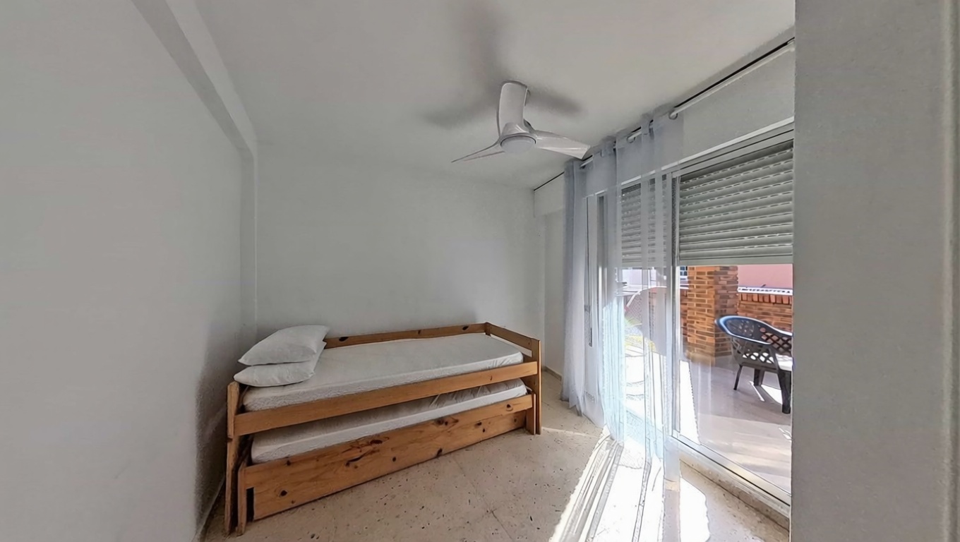 Ático em primeira linha de mar em Alicante — Quarto