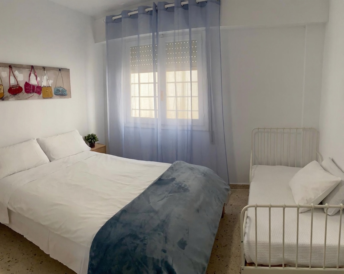 Ático em primeira linha de mar em Alicante — Quarto