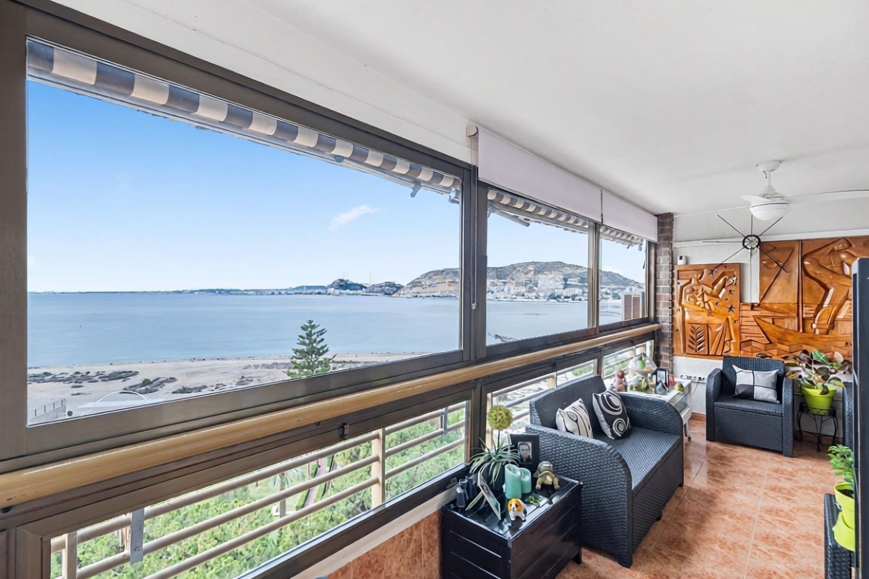 Apartamento em primeira linha de praia em Alicante