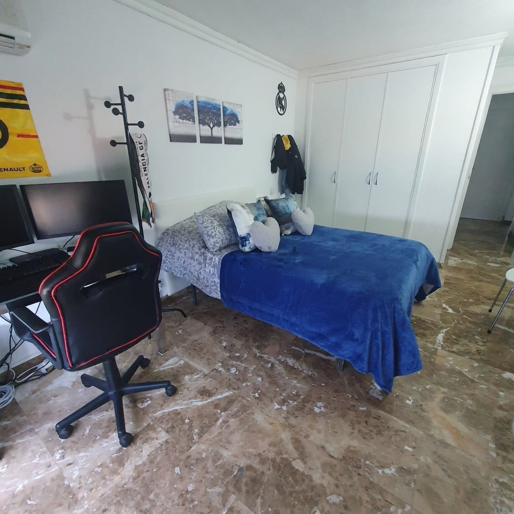 Apartamento em primeira linha de praia em Alicante — Quarto