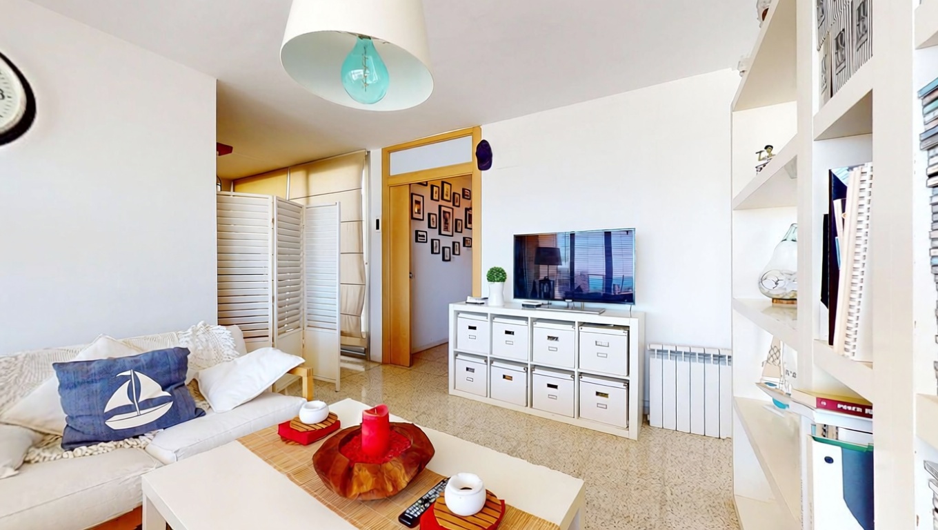 Chalet con acceso directo a playa en Alicante — Salón