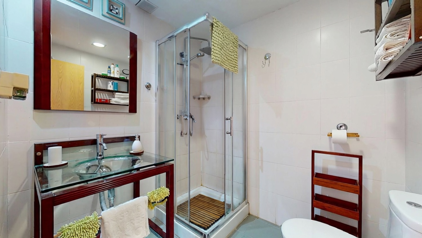 Chalet con acceso directo a playa en Alicante — Baño
