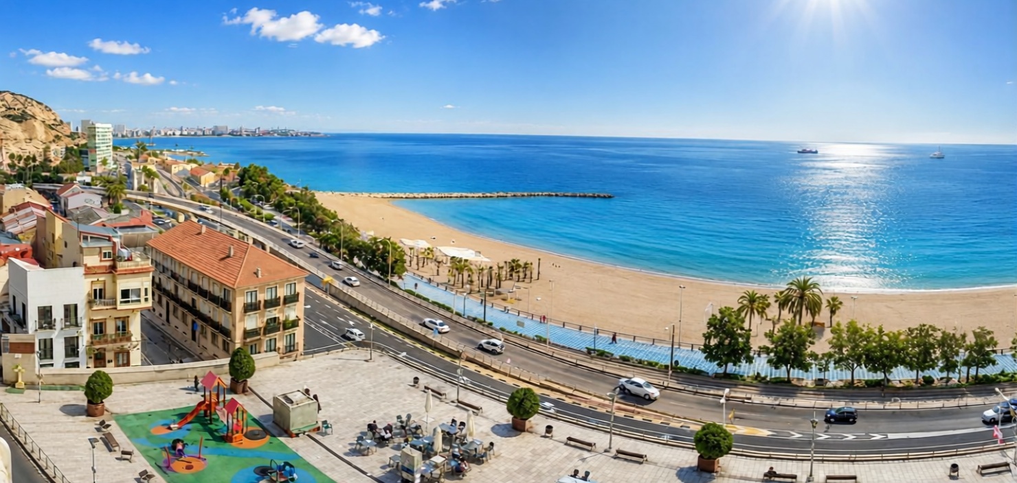 Piso en primera línea de playa en Alicante — Vista mar