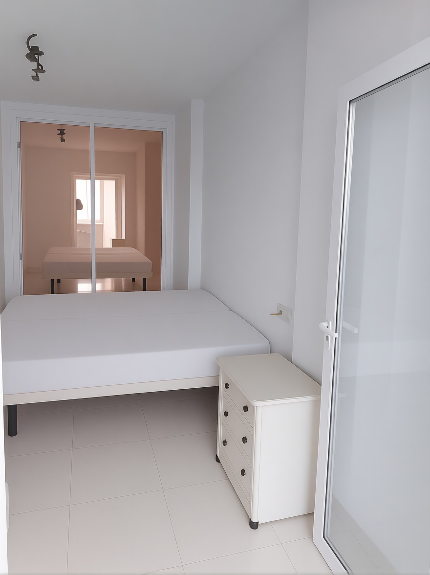 Piso en primera línea de playa en Alicante — Dormitorio