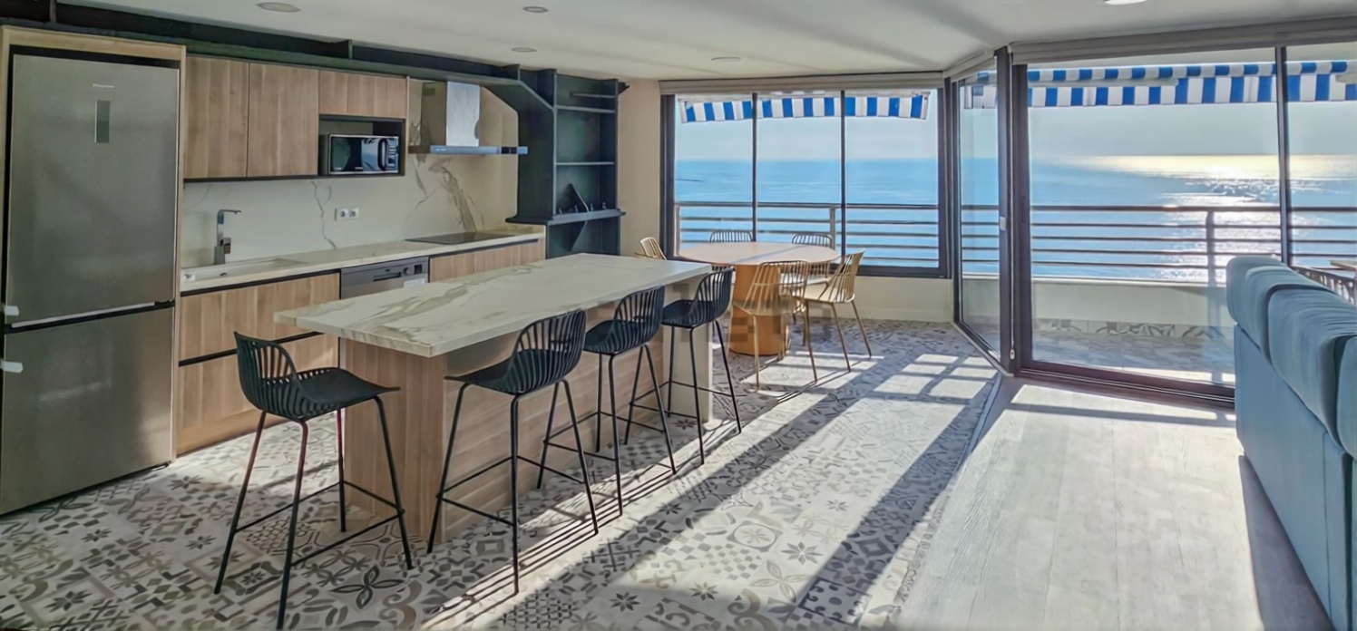 Wohnung in erste Strandlinie in Alicante — Küche