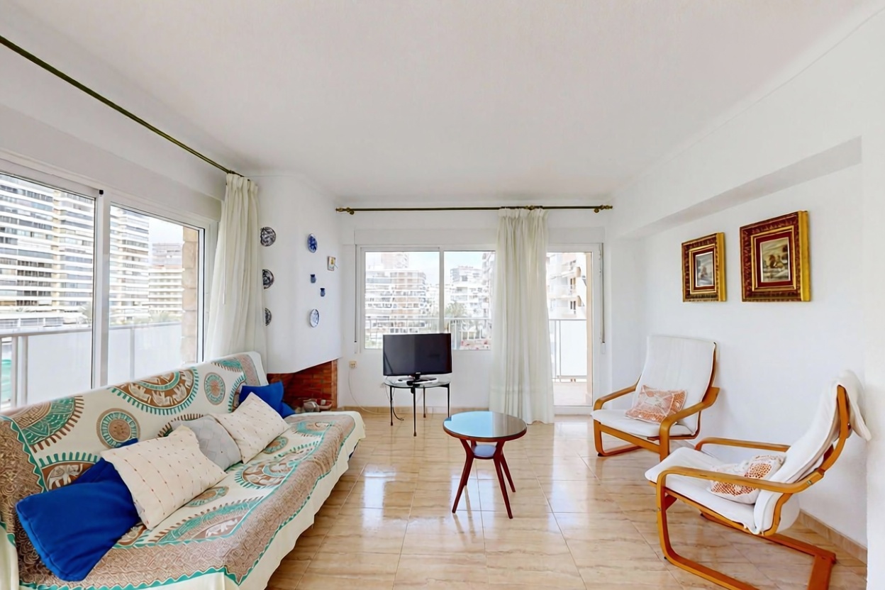 Appartement en première ligne de plage à Alicante — Séjour