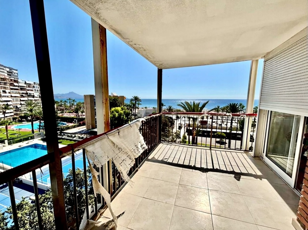 Apartamento em primeira linha de praia em Alicante