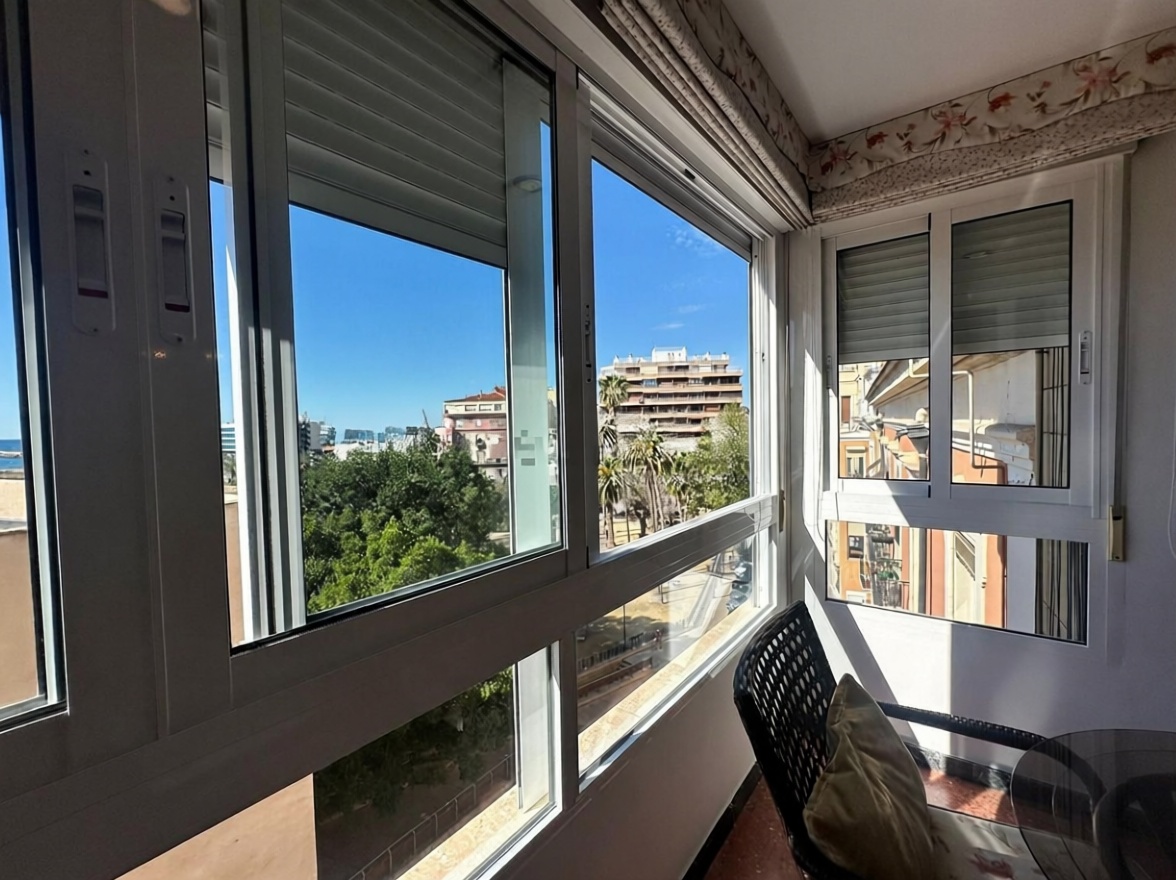 Apartamento em primeira linha de praia em Alicante — Vista mar