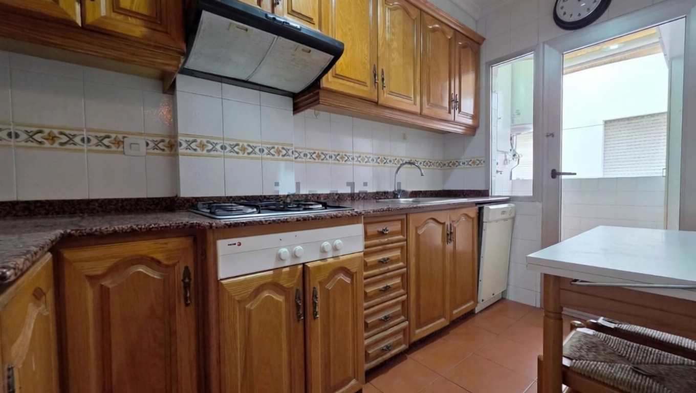 Apartamento em primeira linha de praia em Alicante — Cozinha