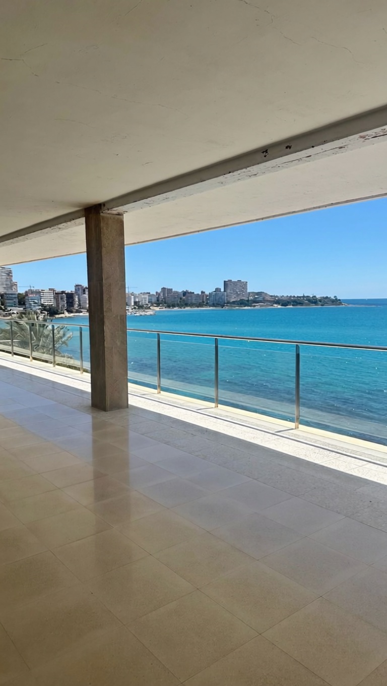 Apartamento em primeira linha de praia em Alicante — Terraço mar