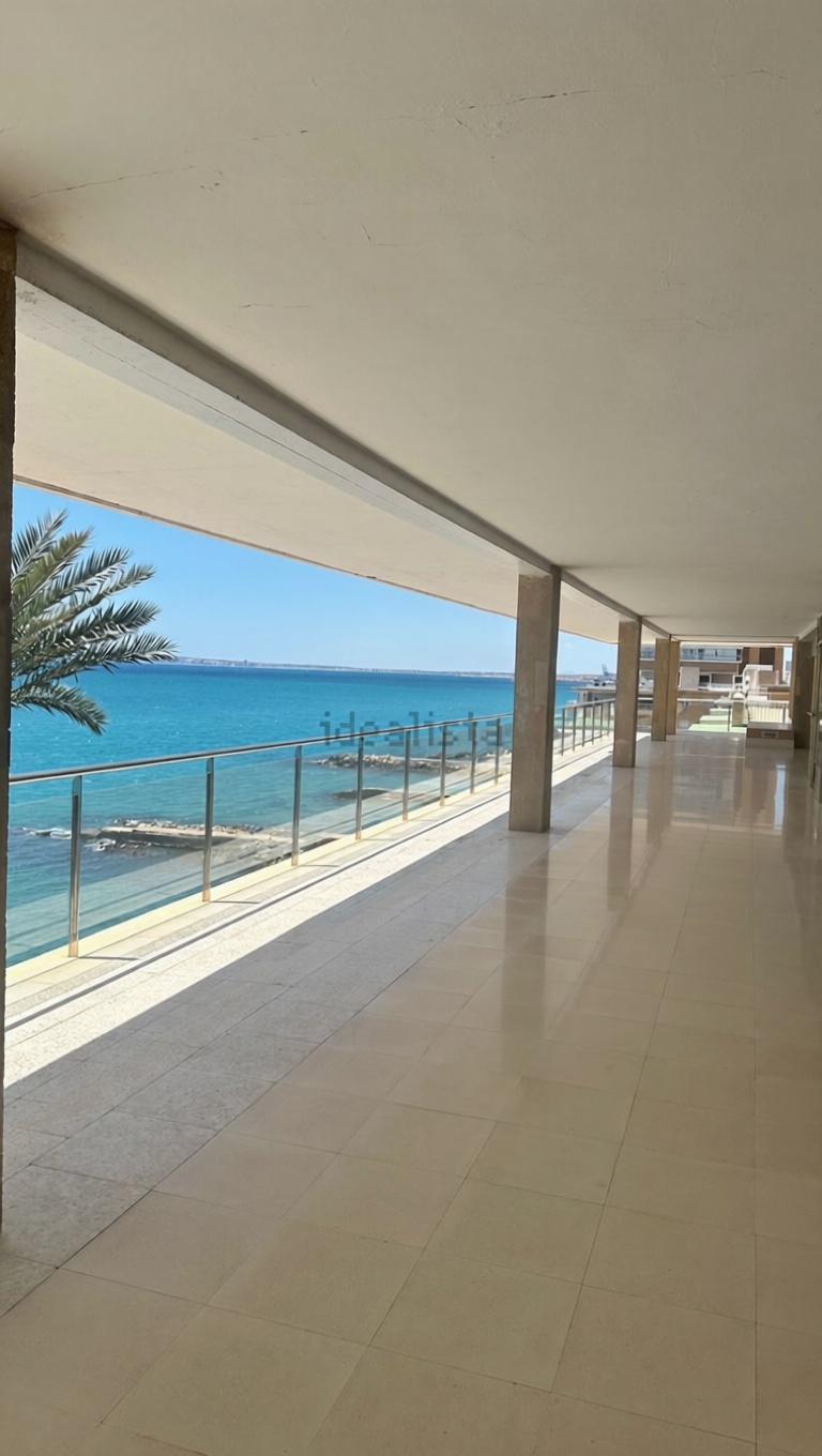 Apartamento em primeira linha de praia em Alicante