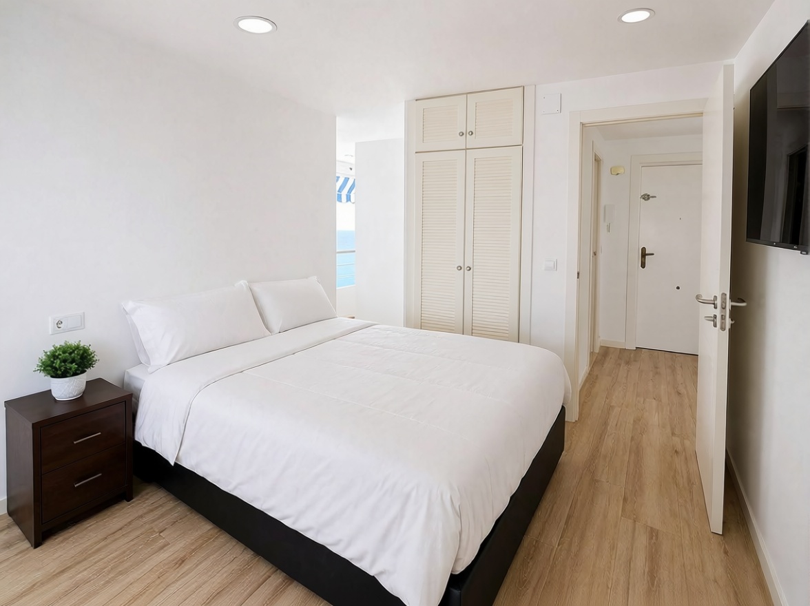 Apartamento em primeira linha de praia em Alicante — Quarto