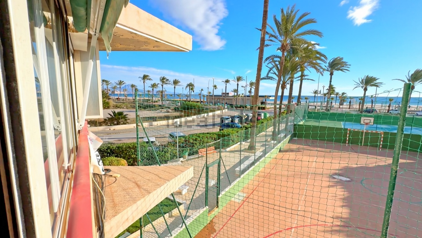 Apartamento em primeira linha de praia em Alicante