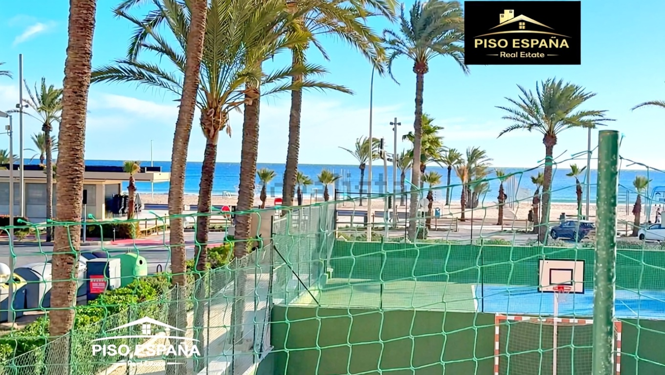 Apartamento em primeira linha de praia em Alicante — Vista mar