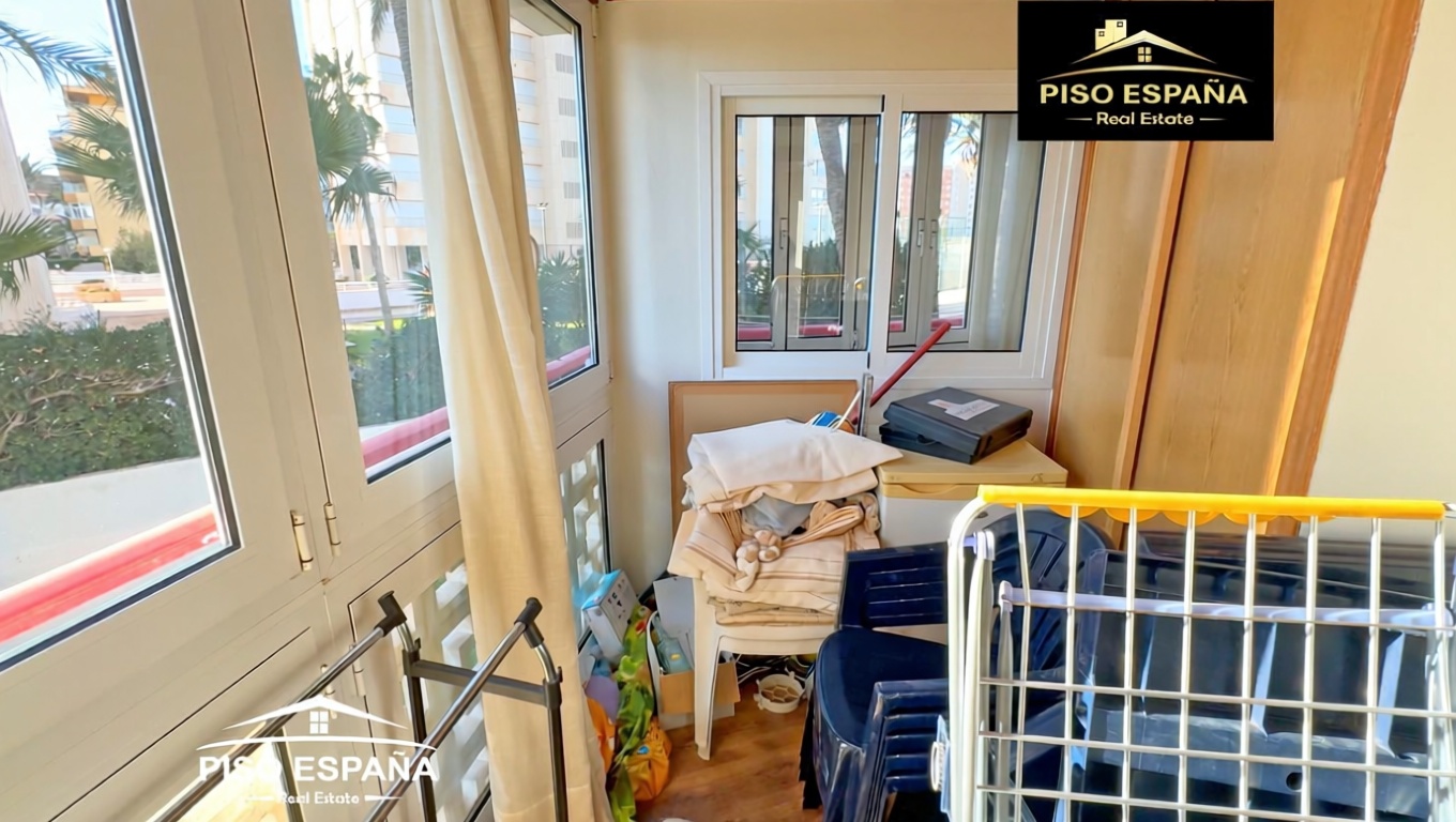 Apartamento em primeira linha de praia em Alicante — Quarto