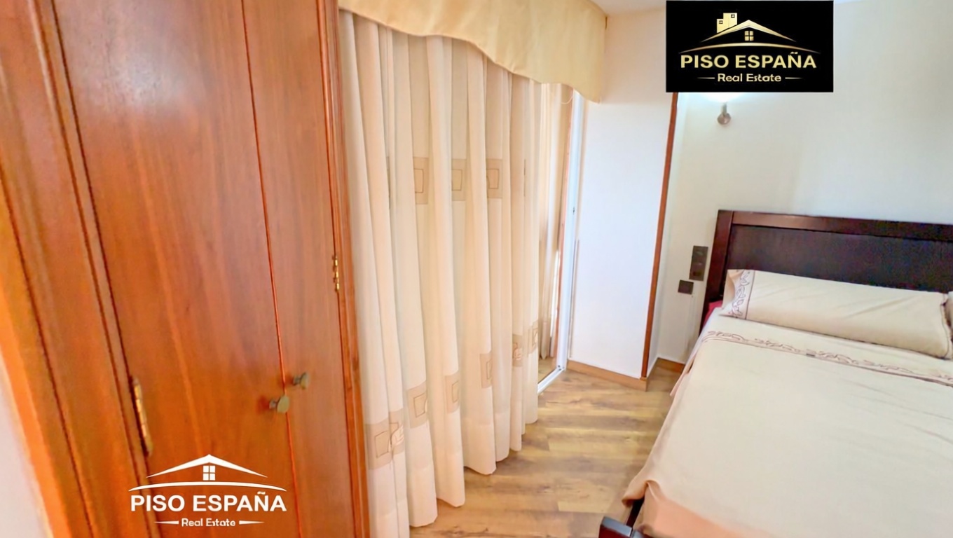 Apartamento em primeira linha de praia em Alicante — Quarto