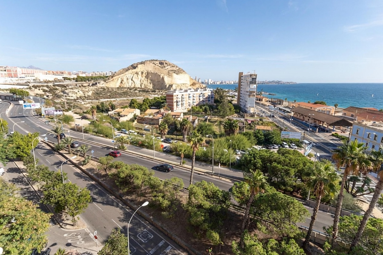 Apartamento em primeira linha de praia em Alicante — Vista mar