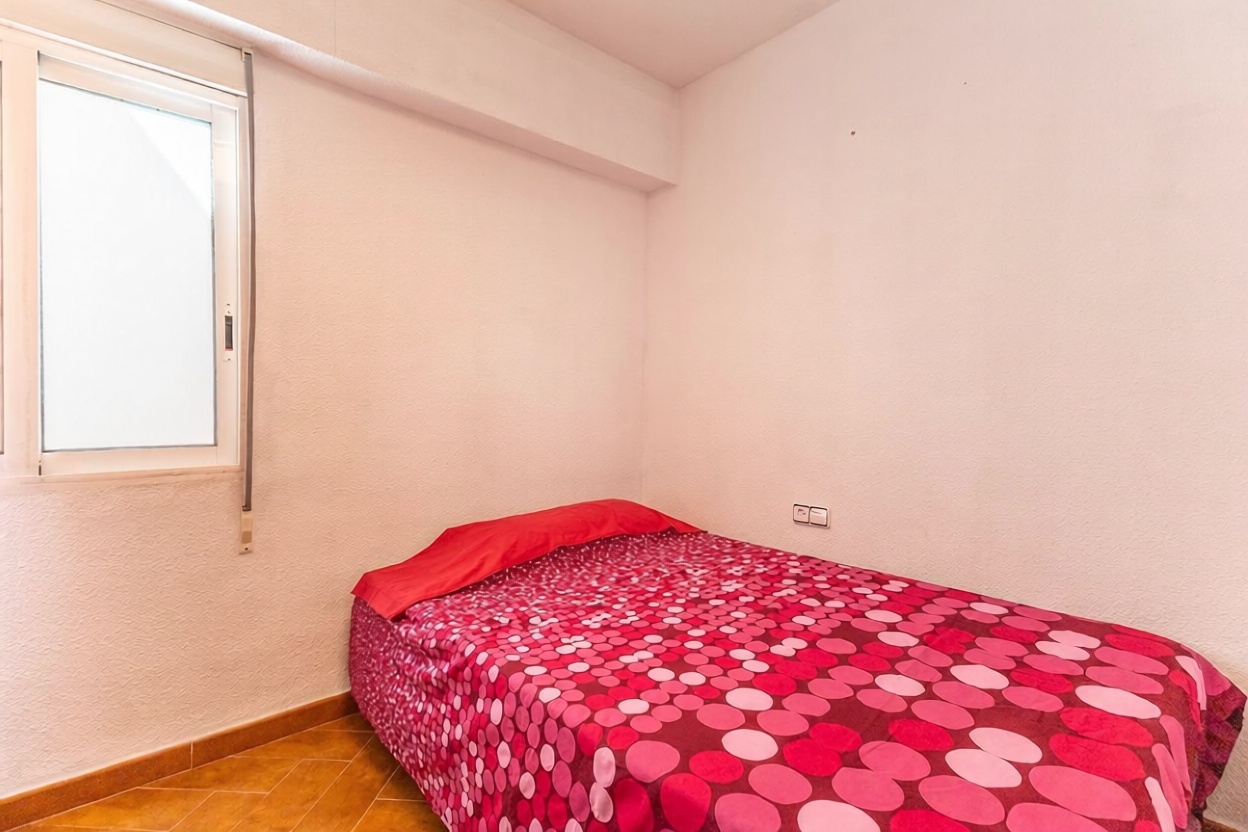 Apartamento em primeira linha de praia em Alicante — Quarto