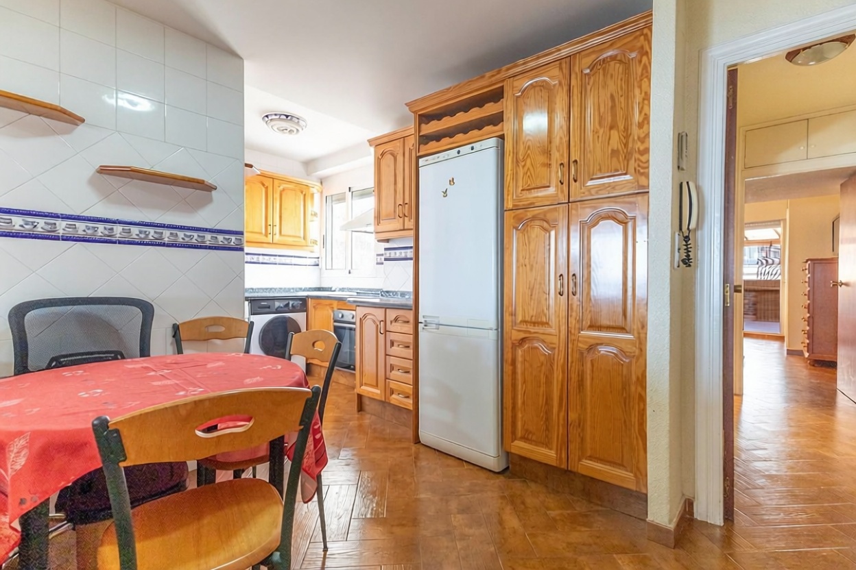 Apartamento em primeira linha de praia em Alicante — Cozinha