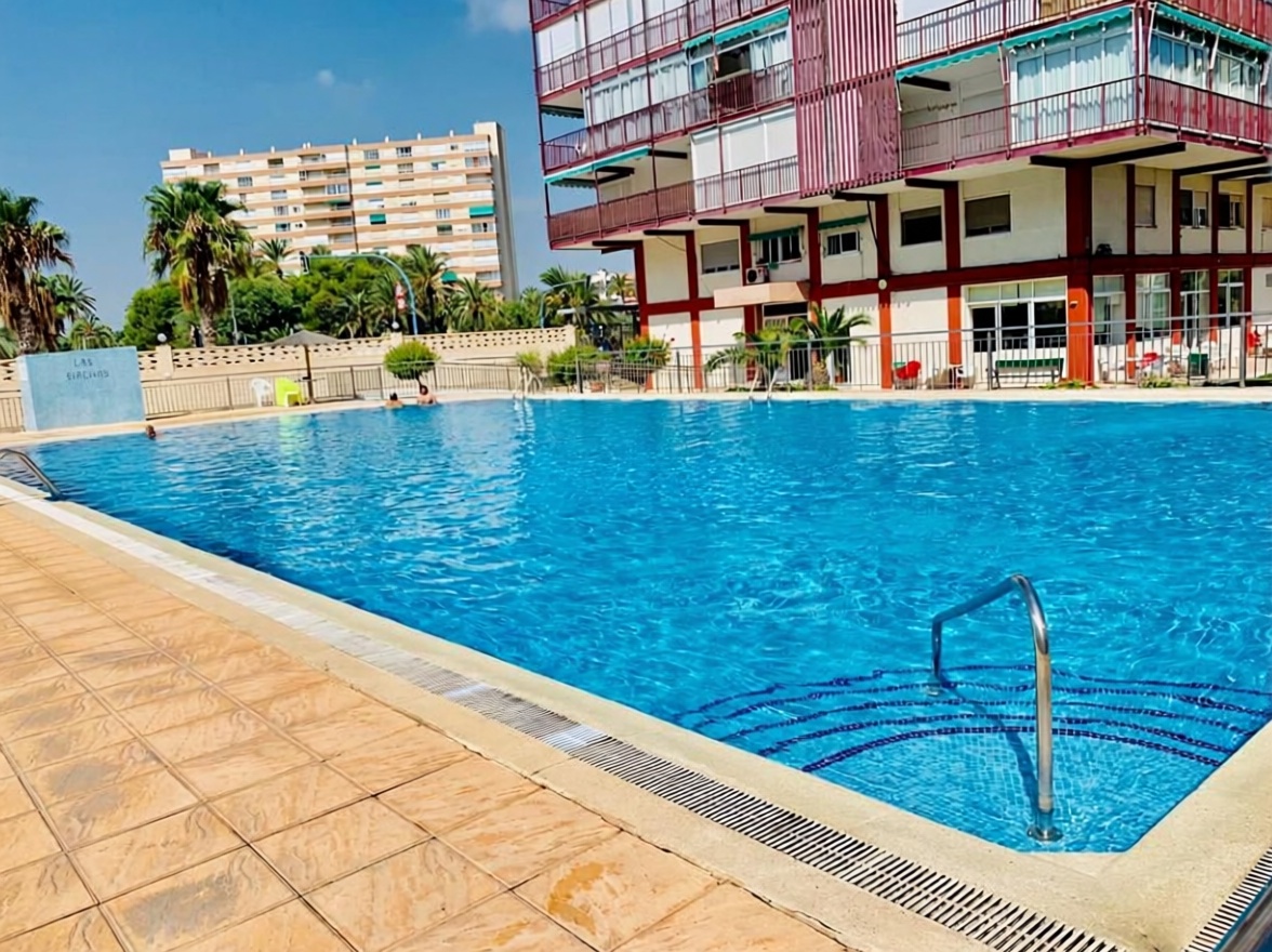 Apartamento em primeira linha de praia em Alicante — Casa banho