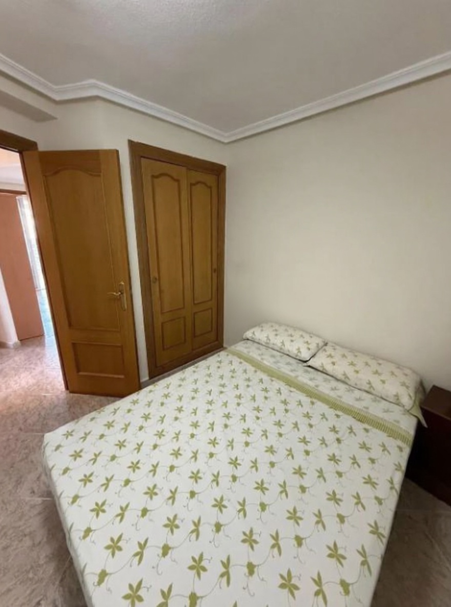 Apartamento em primeira linha de praia em Alicante — Quarto