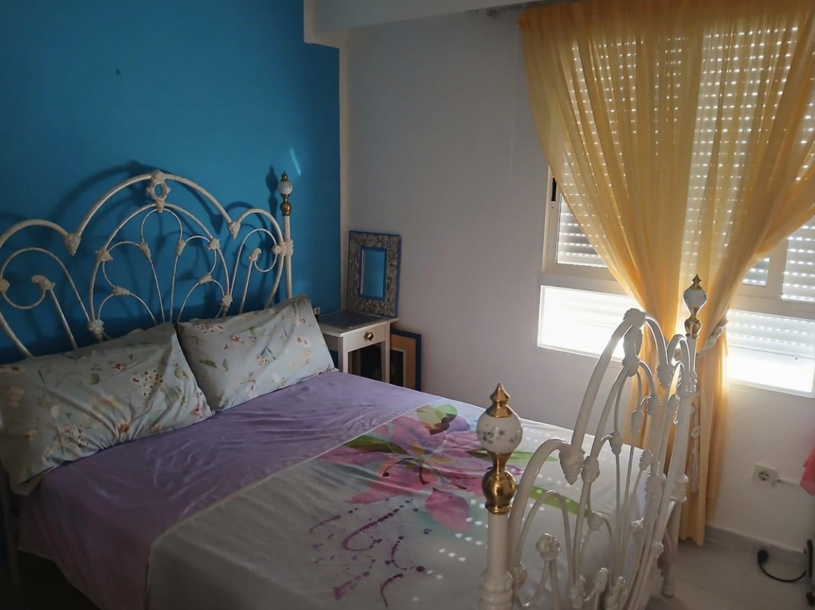 Apartamento em primeira linha de praia em Alicante — Quarto