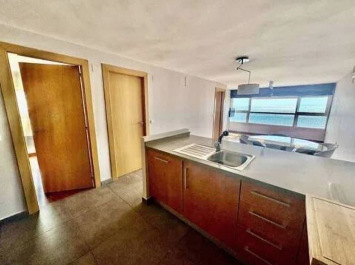 Apartamento em primeira linha de praia em Alicante — Cozinha