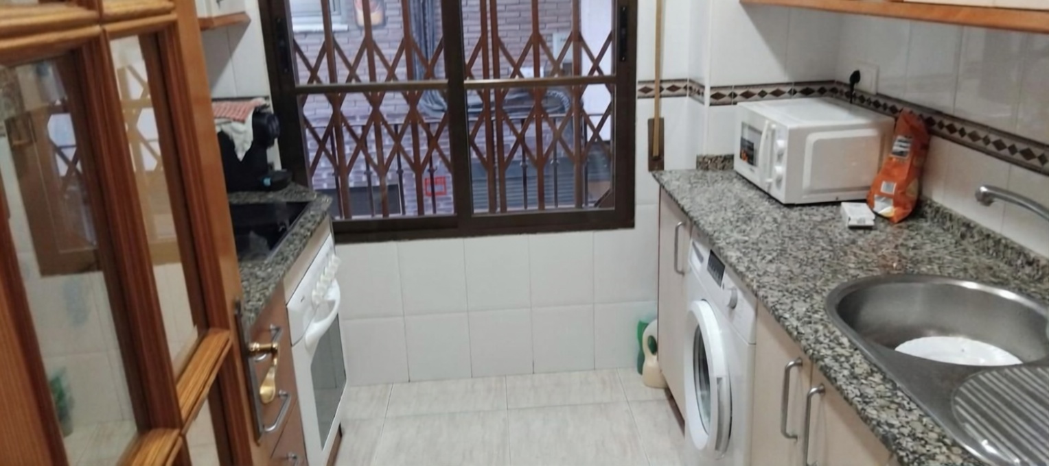 Apartamento em primeira linha de praia em Alicante — Cozinha