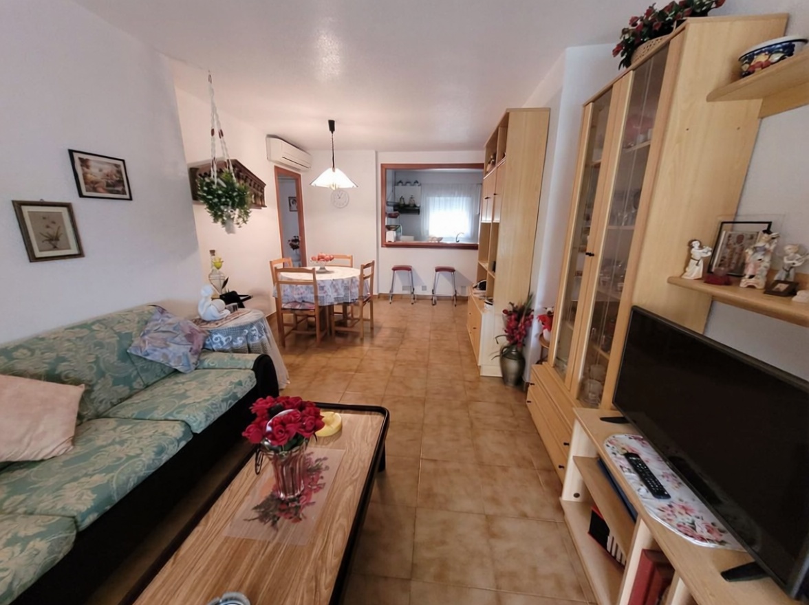 Apartamento em primeira linha de praia em Alicante — Sala