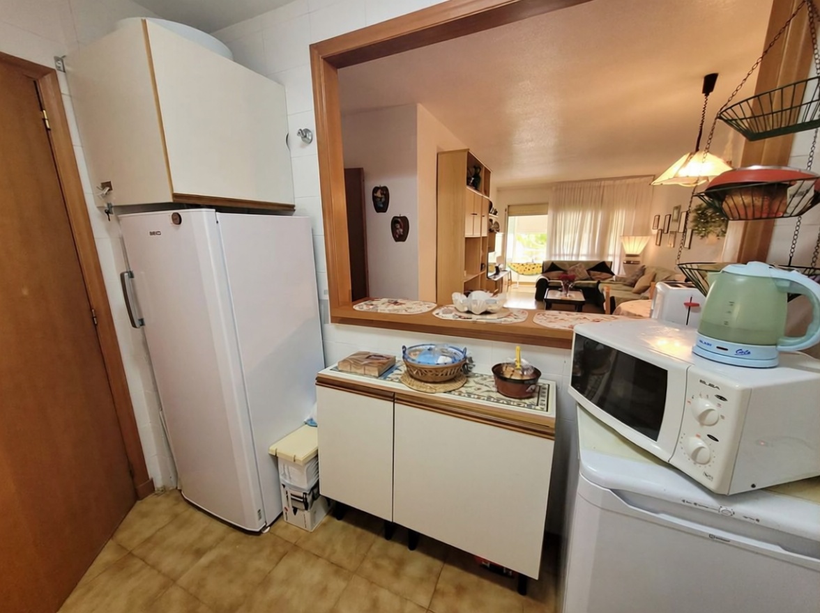Apartamento em primeira linha de praia em Alicante — Cozinha