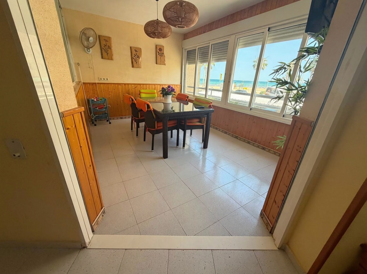 Piso en primera línea de playa en Alicante