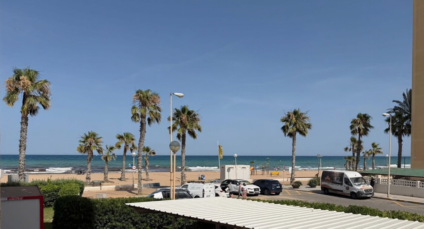 Wohnung in erste Strandlinie in Alicante — Meerblick