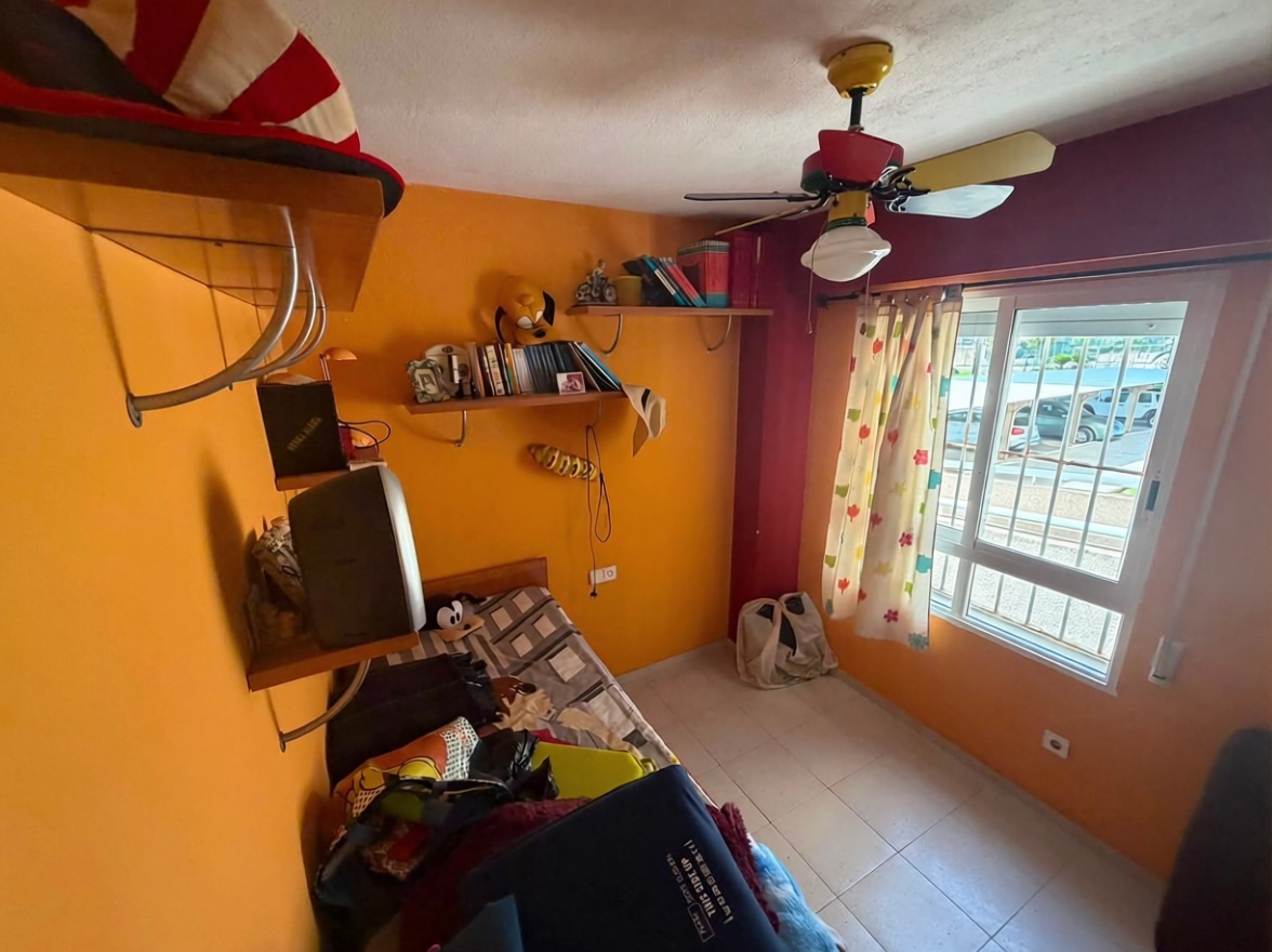 Wohnung in erste Strandlinie in Alicante — Schlafzimmer