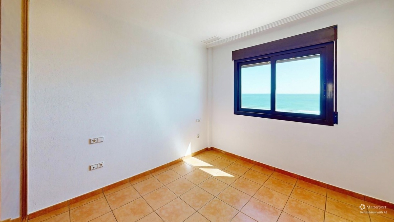 Piso en primera línea de playa en Elche — Baño