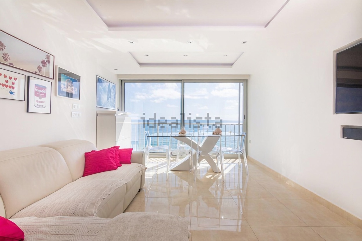 Wohnung in erste Strandlinie in Elche — Wohnzimmer