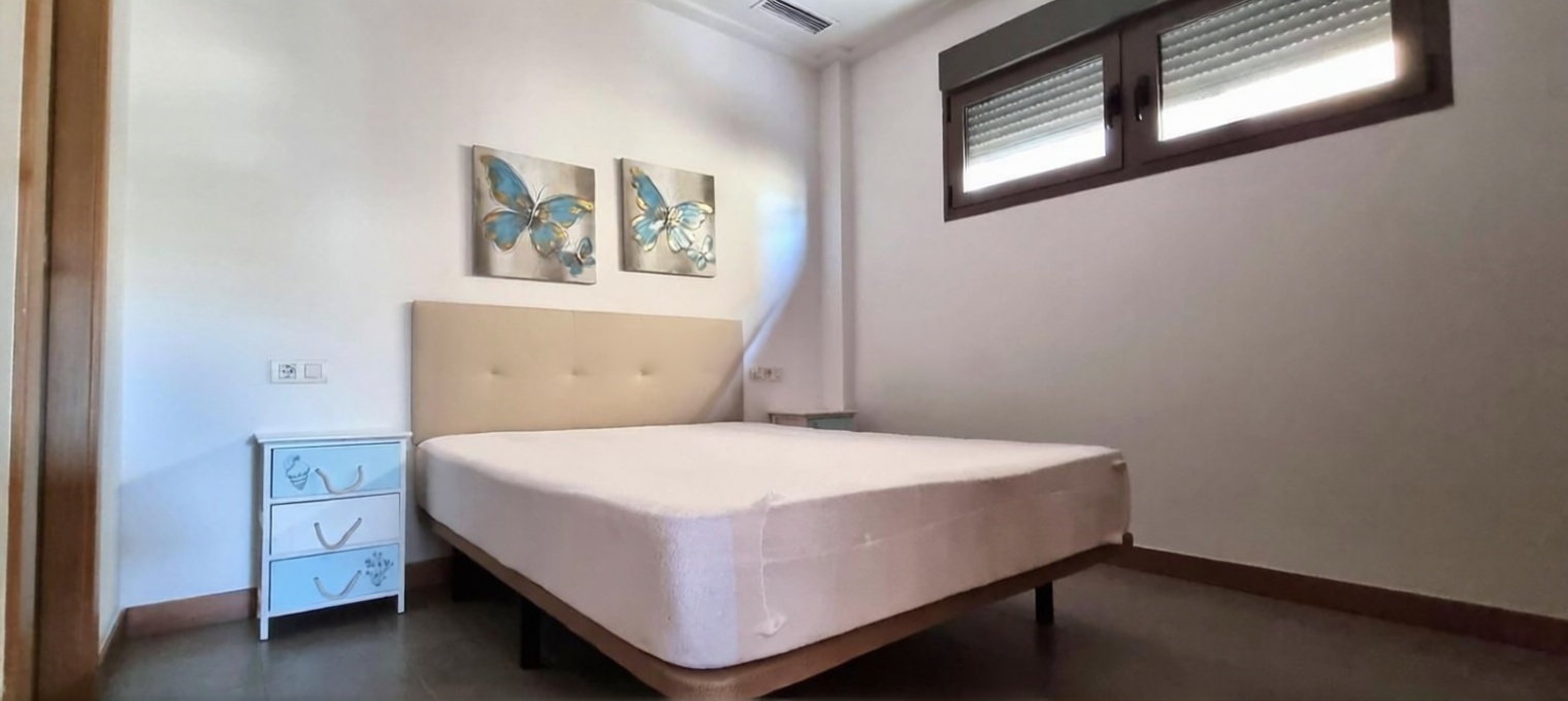 Beachfront flat in Elche — Bedroom