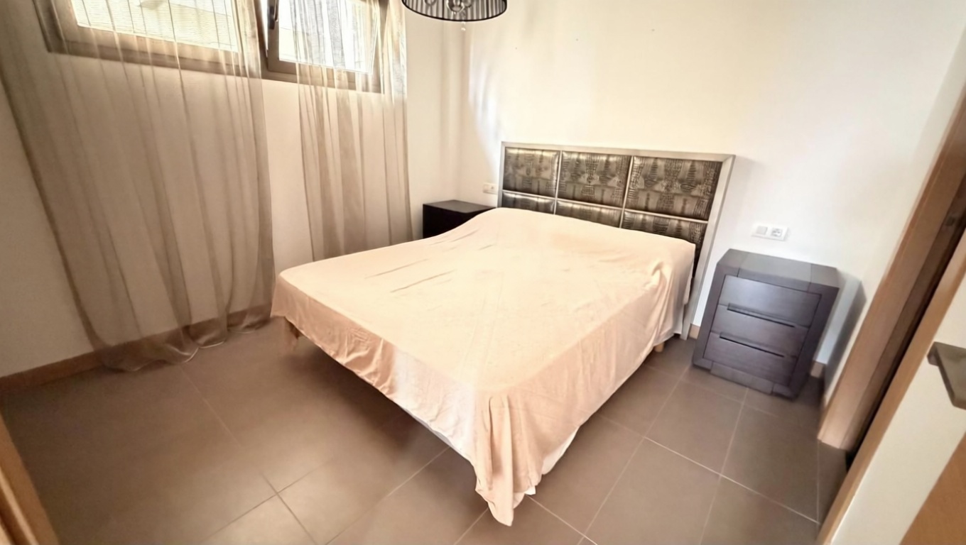 Wohnung in erste Strandlinie in Elche — Schlafzimmer