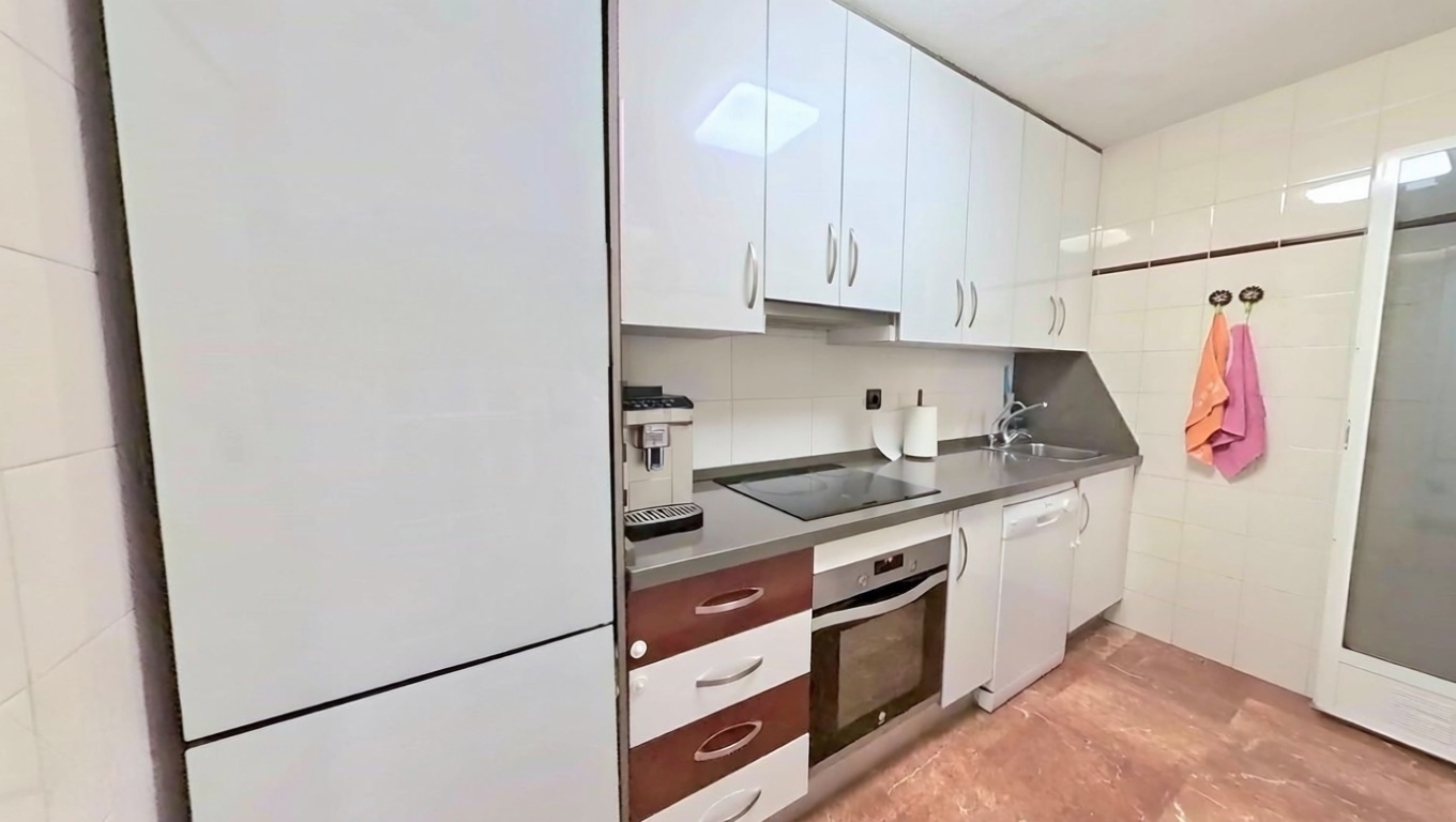 Beachfront flat in Elche — Kitchen
